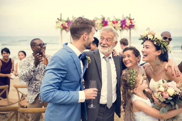 Genç Kafkas çiftin düğün günü