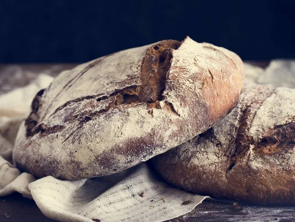 Μεγάλο Στρογγυλό Καρβέλια Ψωμί Και Ιδέες Συνταγή Φωτογραφία Τροφίμων — Φωτογραφία Αρχείου