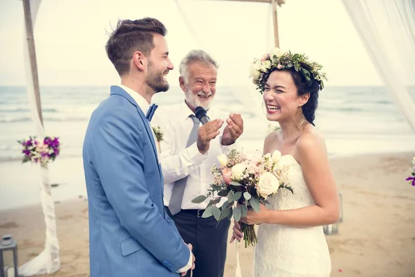 Genç Kafkas çiftin düğün günü