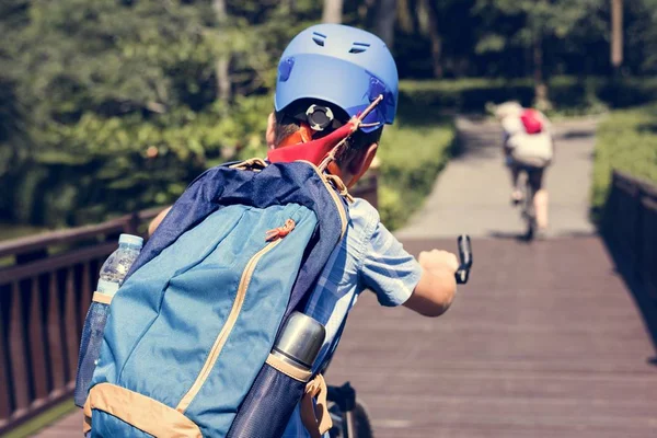 Menino Andando Bicicleta Parque — Fotografia de Stock