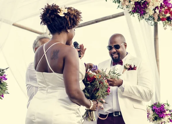 Happy Bride Groom Wedding Ceremony Tropical Island — Stock Photo, Image