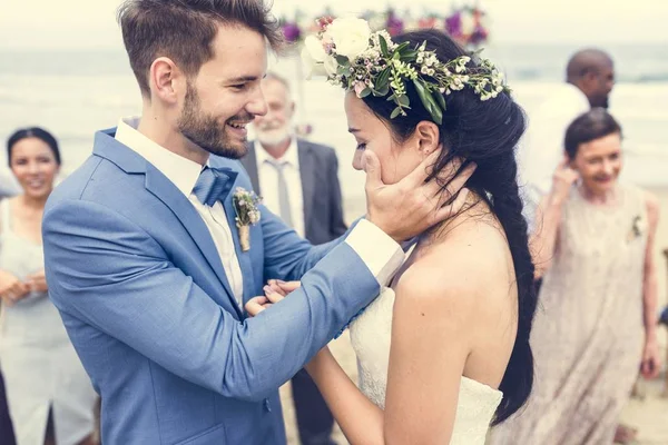 Genç Kafkas çiftin düğün günü