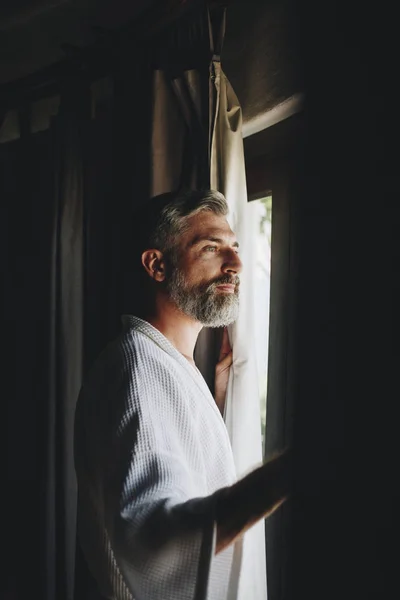 Homem Alegre Roupão Banho — Fotografia de Stock