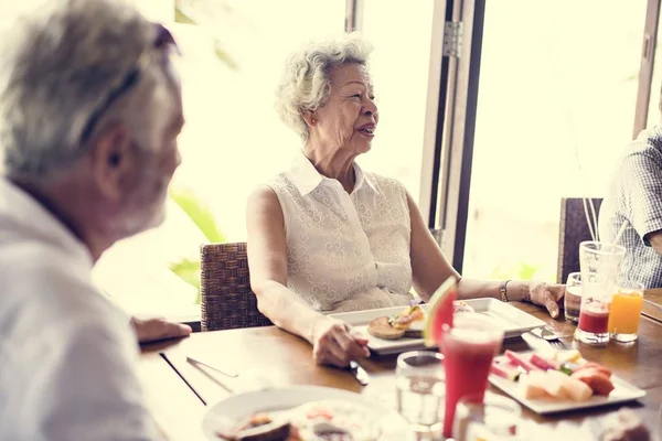 Seniorenpaar Frühstückt Hotel — Stockfoto