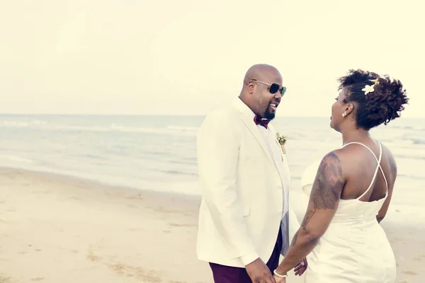 Hochzeitstag Des Afrikanisch Amerikanischen Paares Strand — Stockfoto