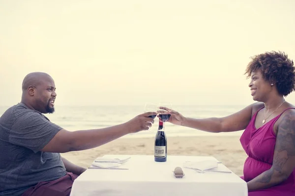 Paar Beim Romantischen Abendessen Strand — Stockfoto