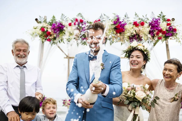 Genç Kafkas çiftin düğün günü