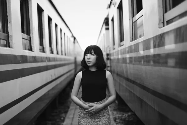 Beautiful Asian Woman Standing Railway Station Two Trains Black White — Stock Photo, Image