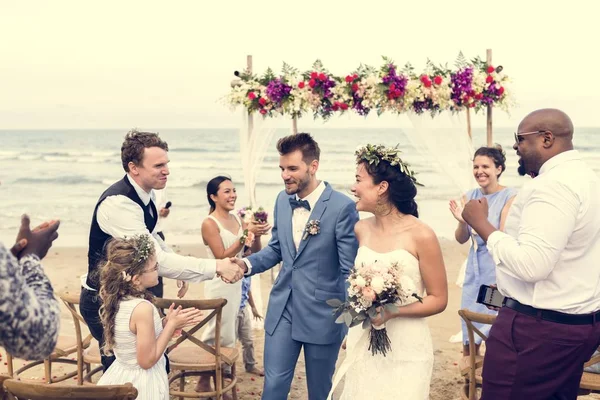 Genç Kafkas çiftin düğün günü