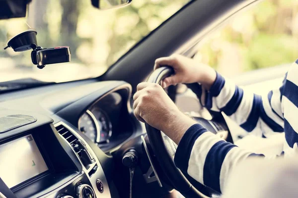 Mann Steuer Eines Familienautos — Stockfoto