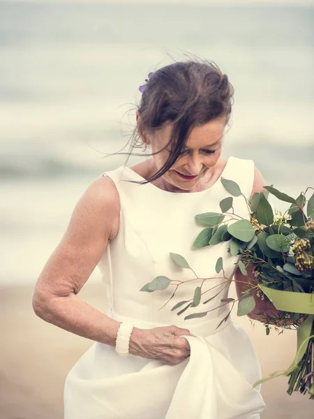 Vackra Brud Vid Havet — Stockfoto