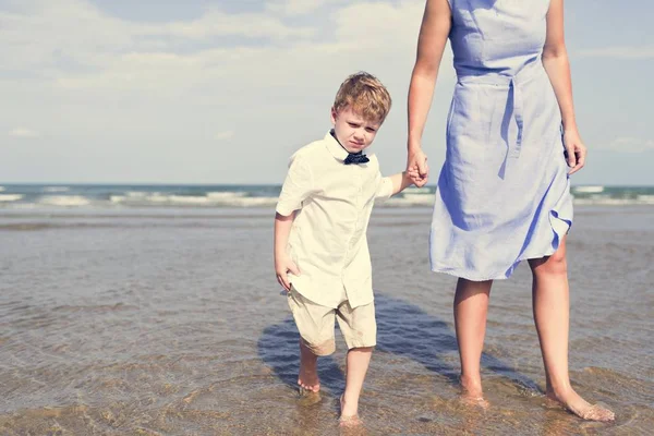Mother Son Chilling Beach — Stock Photo, Image