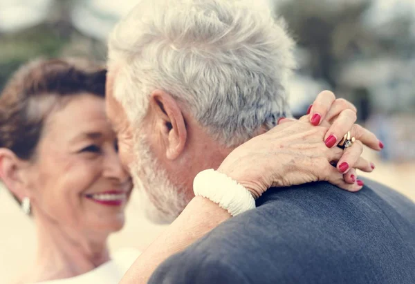 Casal Maduro Casar Praia — Fotografia de Stock