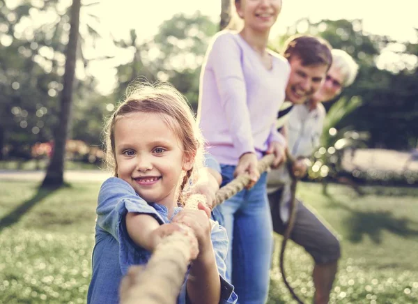 Family Playing Tug War — Stock Photo, Image