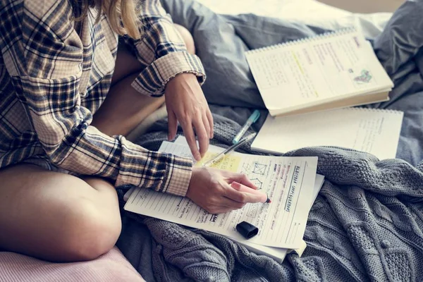 Cropped Shot College Girl Studying Exam While Sitting Bed — Stock Photo, Image