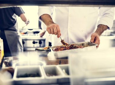 Lokanta mutfağı şef yemek