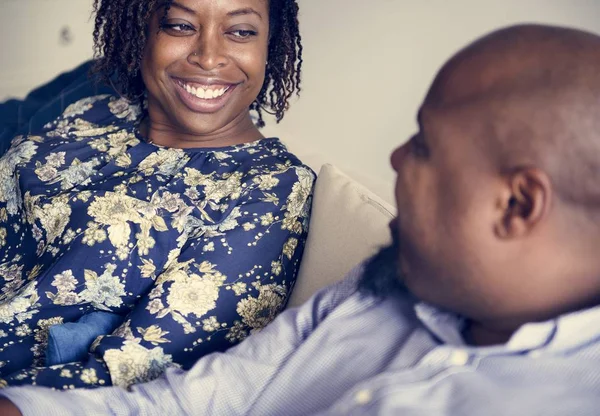 Negro Pareja Relajándose Casa Juntos —  Fotos de Stock