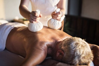 Bir Spa'da masaj masaj terapisti