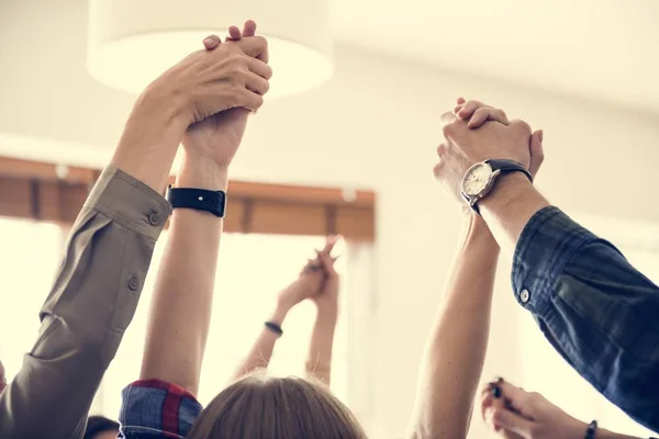 Bijgesneden Schot Van Business Team Verhogen Hun Handen Omhoog Vieren — Stockfoto