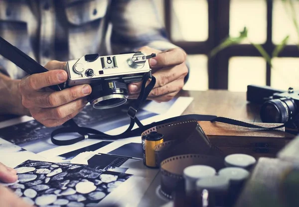 Senior man with photo camera — Stock Photo, Image