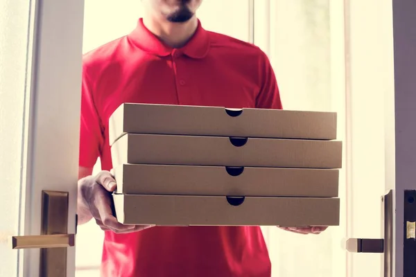 Man Leverans Pizza Till Kund — Stockfoto