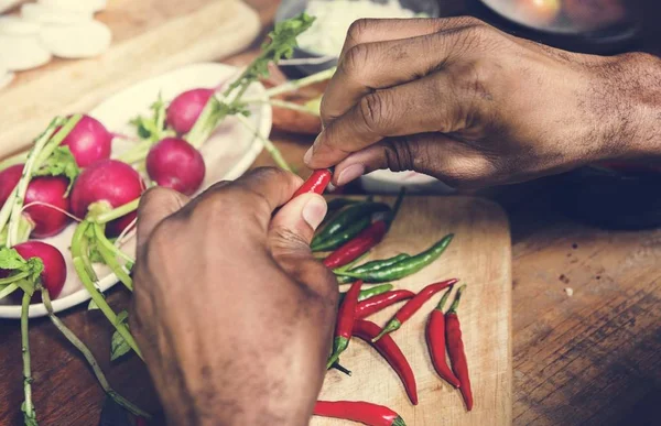 Biber ile el closeup hazırlamak cook