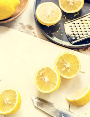 Bıçakla taze kireç yakın çekim