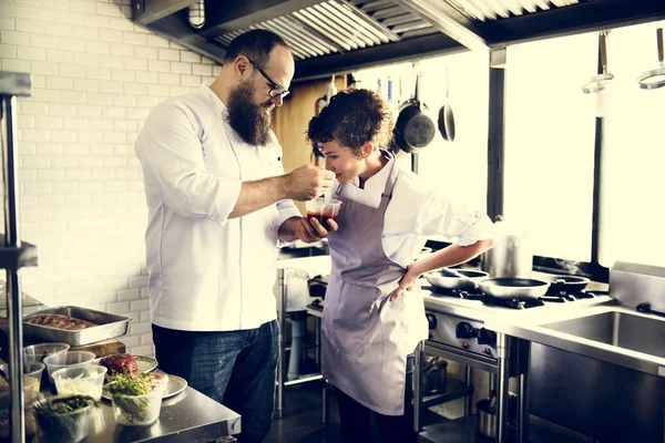 Szef Kuchni Kuchni Restauracyjnej — Zdjęcie stockowe