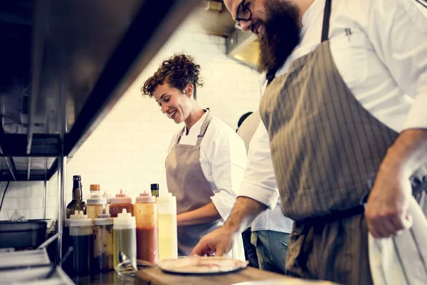 Gros Plan Personnel Cuisine Préparer Les Ingrédients Cuisson — Photo