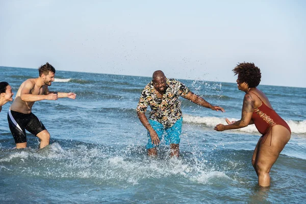 Grupo Amigos Alegres Playa — Foto de Stock