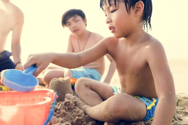 Famiglia Asiatica Spiaggia — Foto Stock