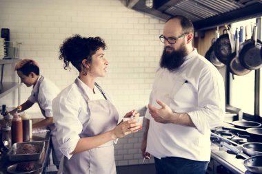 Şef mutfakta beraberlik söz