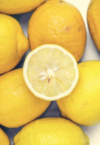 Conceito Limões Corte Fresco — Fotografia de Stock