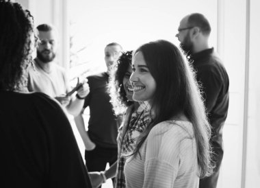 Çeşitli dostları birlikte toplama