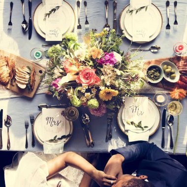 Damat Gelin el düğün Resepsiyon havadan görünümü içinde öpüşme