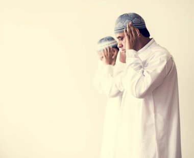 Takbiratul-Ihram duruş Müslüman dua
