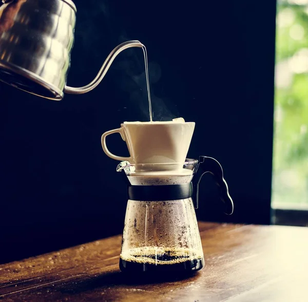 Hand Van Barista Druipend Gebrouwen Koffie — Stockfoto