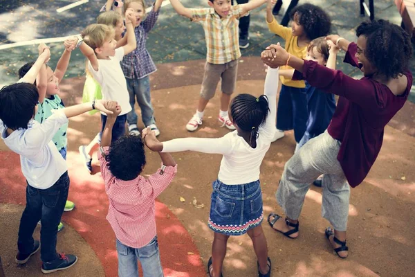 Niños Felices Escuela Primaria — Foto de Stock