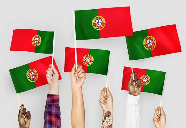 Les Mains Agitant Les Drapeaux Portugal — Photo