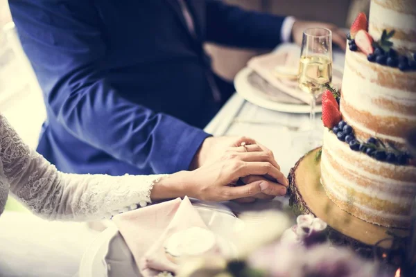 Newlywed Couple Holding Hands Together — Stock Photo, Image