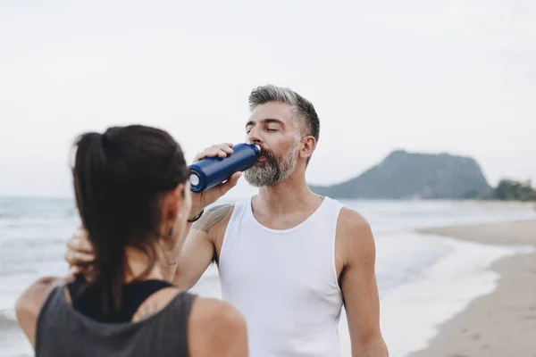 Homem Água Potável Para Reidratar — Fotografia de Stock