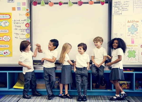 Crianças Felizes Escola Primária — Fotografia de Stock