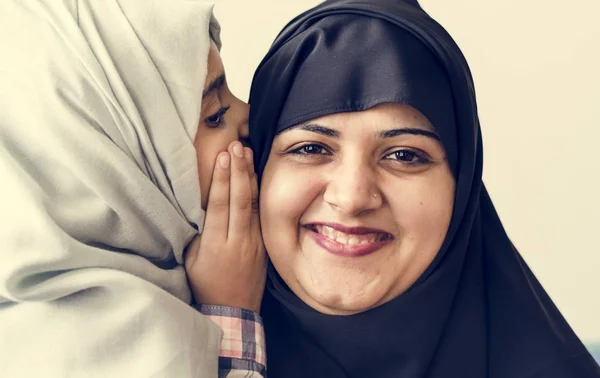 Édes Muszlim Anya Lánya — Stock Fotó