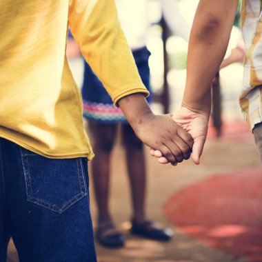 Mutlu çocuklar ilköğretim okulunda