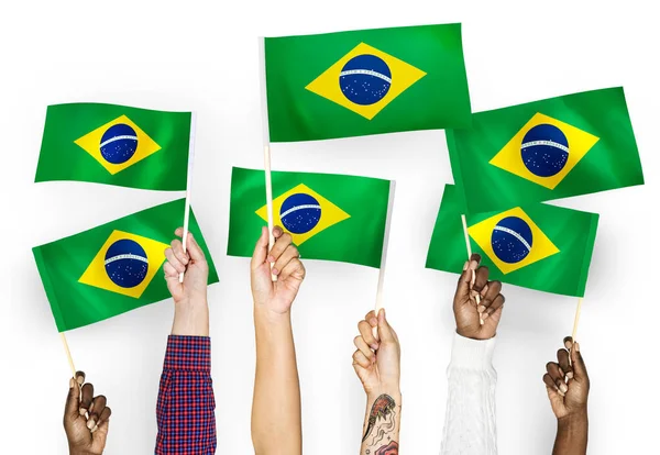 Ręce Wymachując Flagami Brazylia — Zdjęcie stockowe