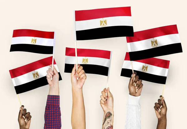 Mãos Agitando Bandeiras Egito — Fotografia de Stock