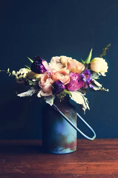 Rustic Blue Jar Vase Beautiful Bouquet — Stock Photo, Image