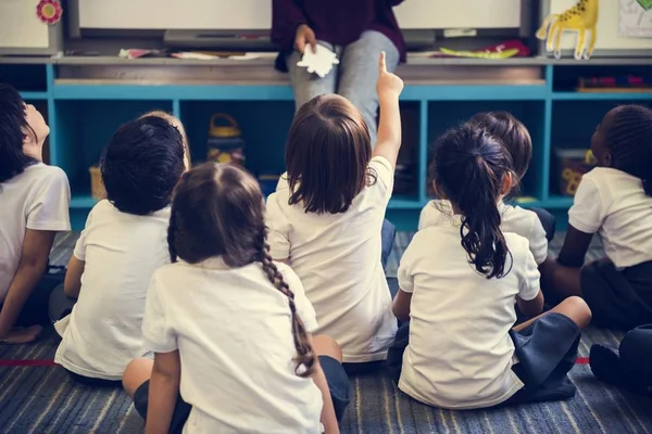 Glückliche Kinder Der Grundschule — Stockfoto