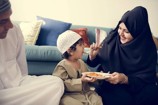 Muslim Family Having Dinner Floor — Stock Photo, Image