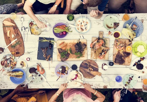 Аерофотозйомка Людей Які Їдять Їжу Разом — стокове фото